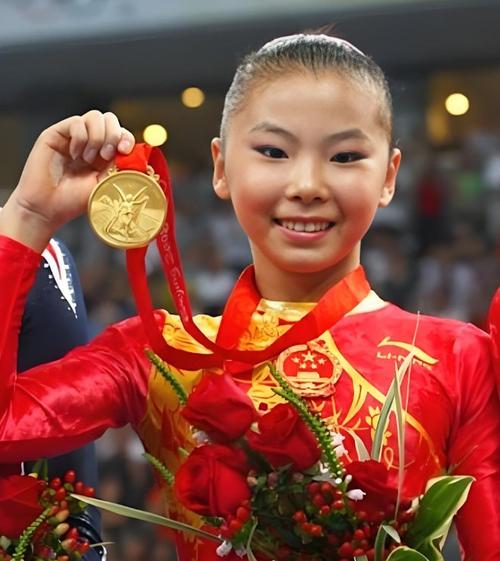 尊龙凯时人生就是博官网:女子高低杠决赛今晚打响,谁将夺冠?