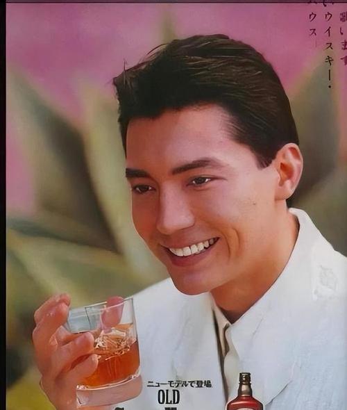尊龙凯时app:男子吊环项目,选手们展现力量,尊龙 贴吧