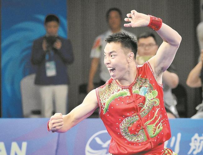 尊龙凯时APP:男子跳马预赛激烈进行