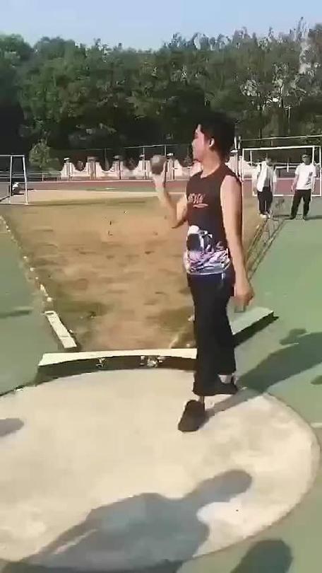 尊龙凯时:高尔夫比赛裁判的技术与判断标准。,高尔夫初级裁判考试