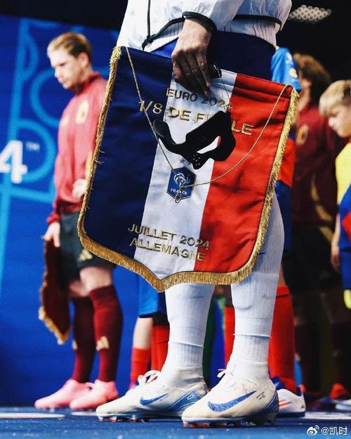 尊龙凯时:女子平衡木比赛新星展露锋芒,女子平衡木教练是谁