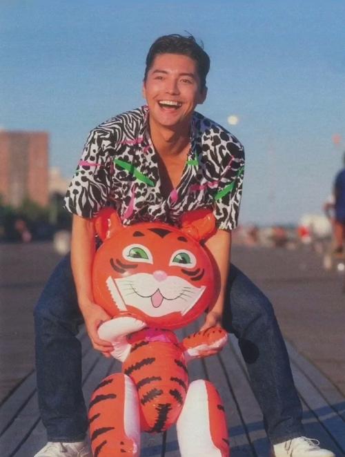 尊龙凯时app:拳击选手年龄与防守能力的关联,尊龙武术散打泰拳搏击俱乐部